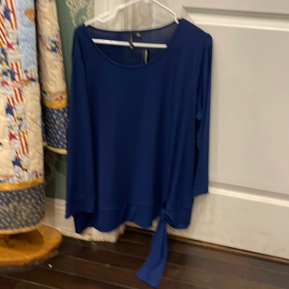 new Directions brand blue blouse. Never worn. Tag still on it. XL paid $44